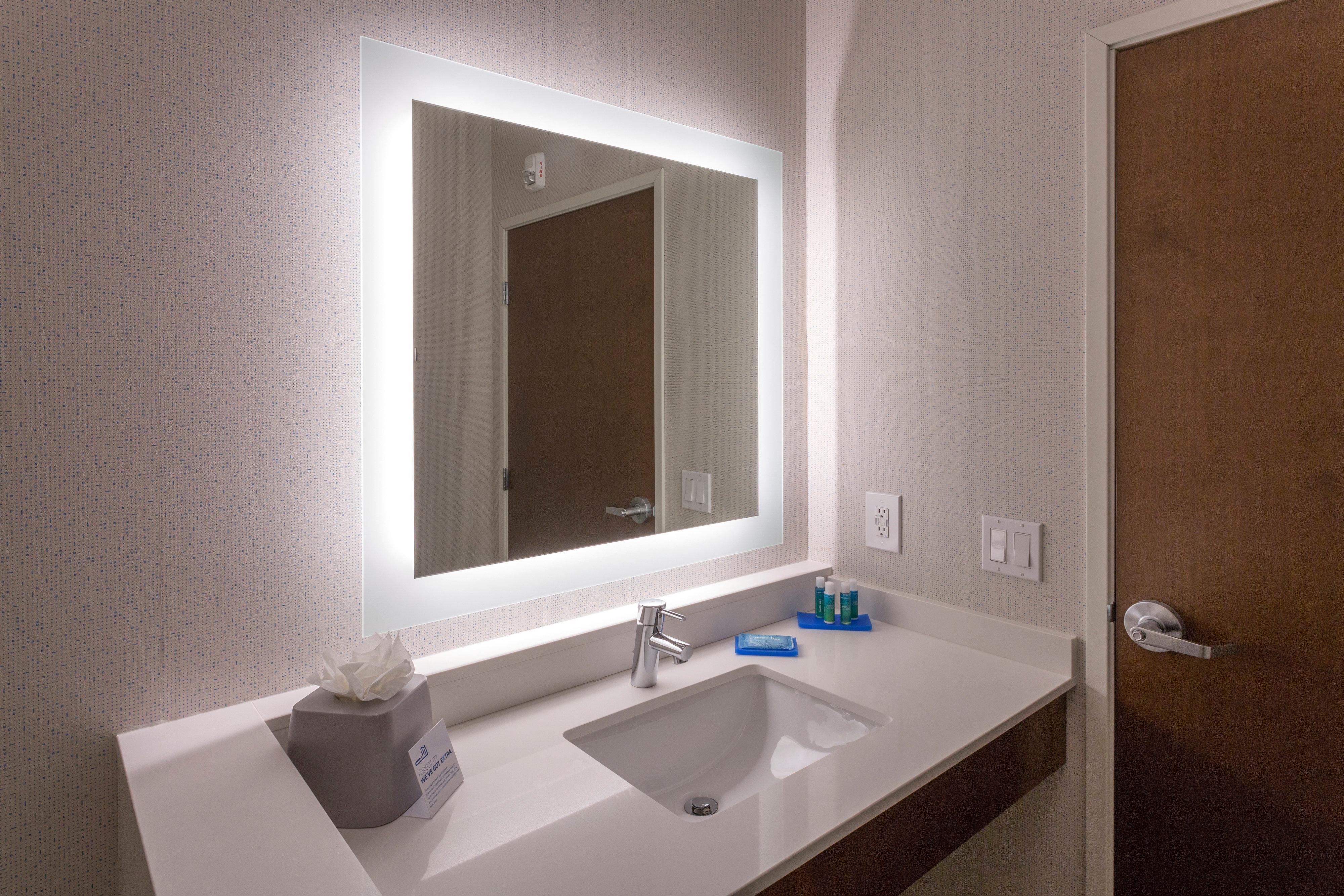 Holiday Inn Express & Suites - Seattle South - Tukwila By Ihg Buitenkant foto